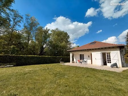 villa 5 pièces 157 m²