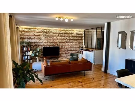 t4 duplex rénové avec balcon terrasse au calme – 105 m² – jeanne-d’arc / centre