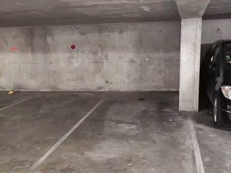 place de parking proximité gare st jean (bordeaux)