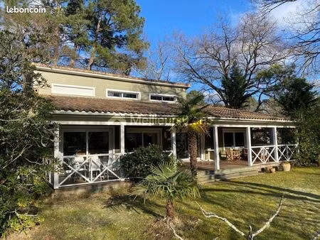 propriété 5 pièces 147 m²