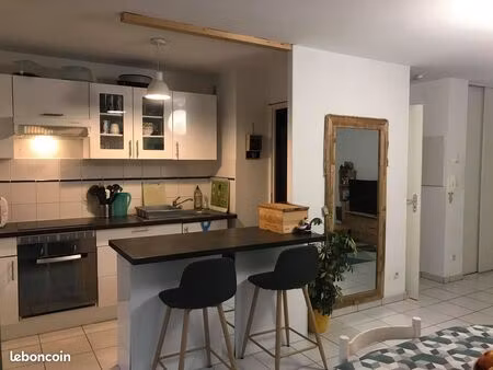 beau t2 48m2 dans petite résidence avec balcon et parking - ausone