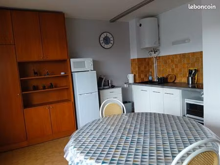 appartement 32m2 à 80 m de la mer poste central de secours