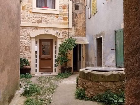 petite maison en pierres à restaurer entièrement à cruzy
