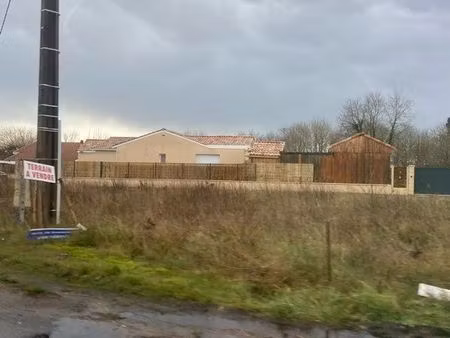 terrain viabilisé de 554m2 à salaunes