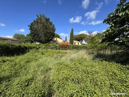terrain 697 m² aniane
