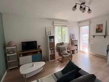 t2 48 m² – centre-ville martignas-sur-jalle – balcon – parking