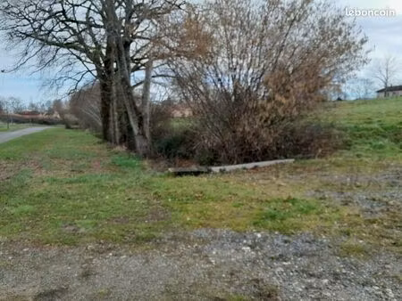 terrain 670 m² leognan