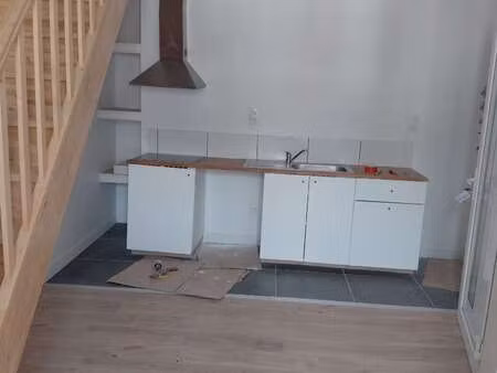 location appartement 2 pièces à saint-méen-le-grand (35290) : à louer 2 pièces / 40m² sain