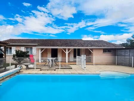 maison familiale au calme  quatre chambres  garage  piscine sécurisée