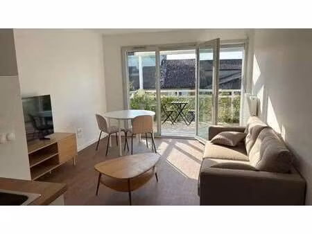 location appartement 2 pièces à toulenne (33210) : à louer 2 pièces / 43m² toulenne