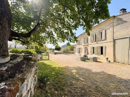 propriété 5 pièces 195 m²