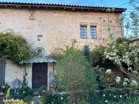 vends ancien bâtiment conventuel rénové - 370m² - xivème siècle