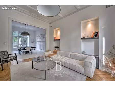 maison 8 pièces 253 m²