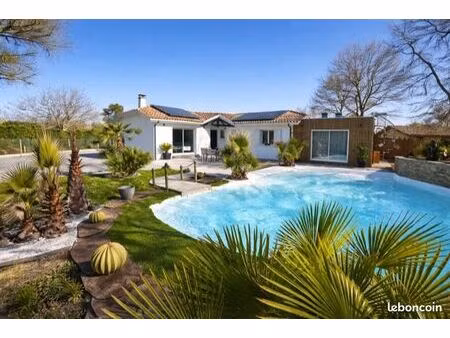 maison 150m2 avec piscine lagon et bar