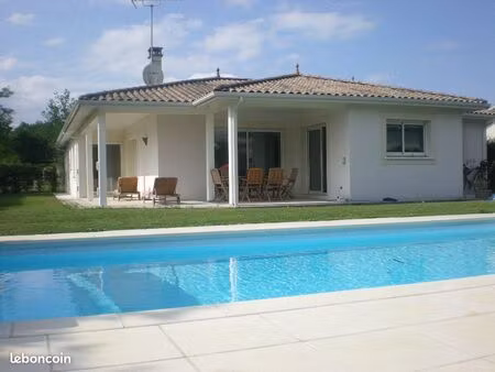 magonty. bel emplacement. maison plain pied avec piscine chauffée