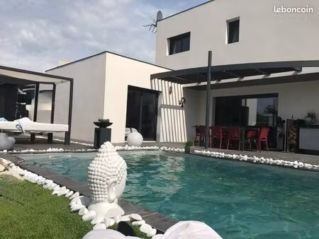 maison contemporaine avec piscine