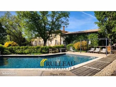 propriété 11 pièces 434 m²