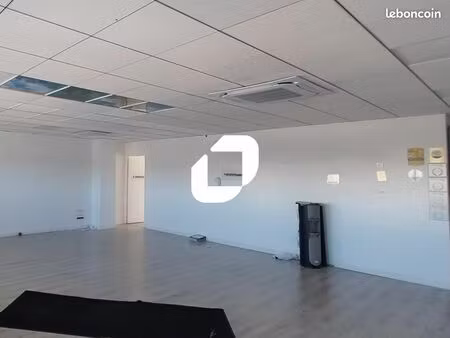 bureau 105 m²