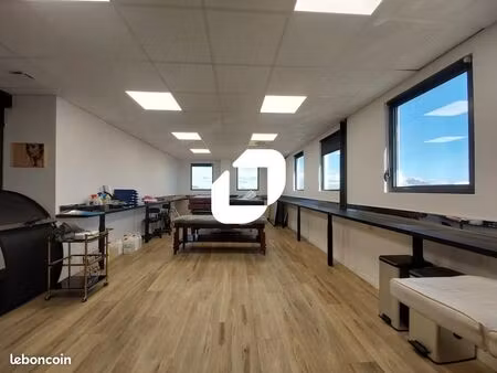 bureau 158 m²