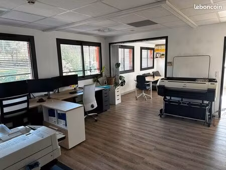 bureau millénaire 50m²