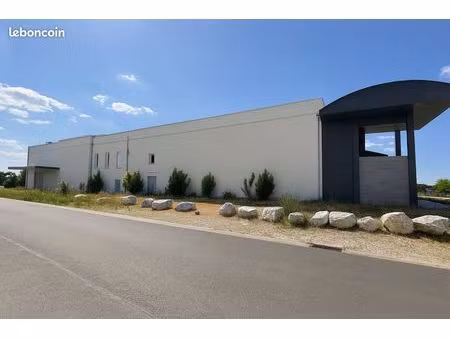 entrepôt 2200 m² saint andre de cubzac