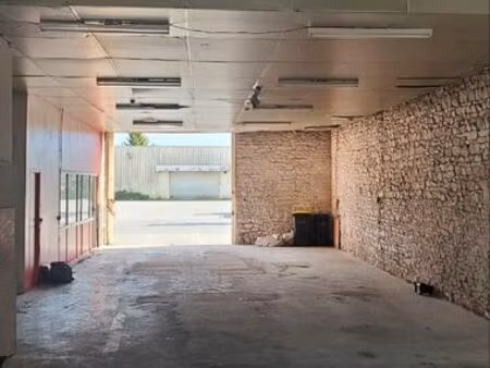 location hangar