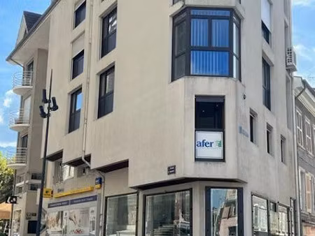 location locaux professionnels 85 m² à voiron (38500)  1 100 €