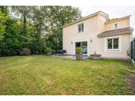 maison de 140m² avec jardin et stationnements à pessac