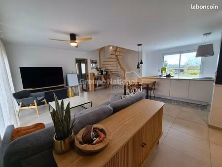propriété 7 pièces 136 m²