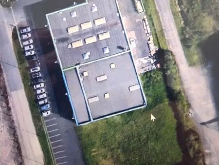 usine de 1800m² avec bureaux sur 7000m² de terrain  location possible