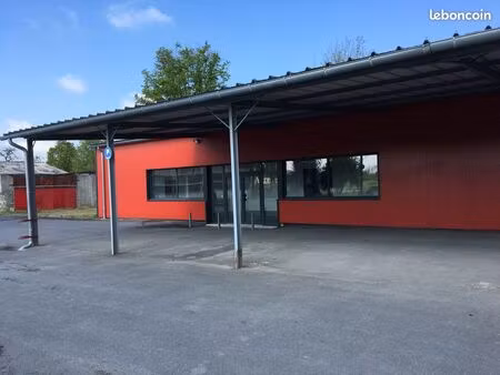 loue le blanc local professionnel 300m2