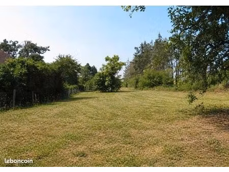 terrain 1 900 m² vatan