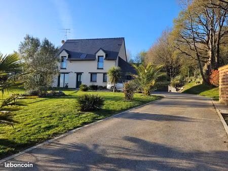 propriété de 165m2 sur 3200m2 de terrain