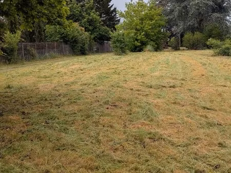 terrain 1350 m²