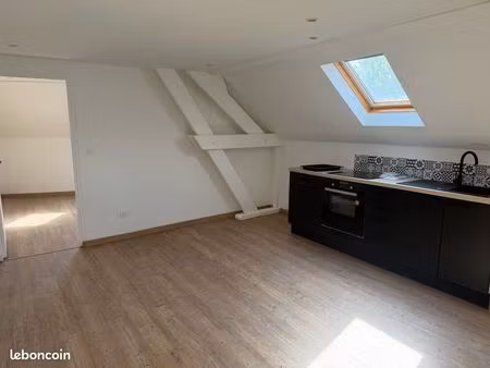 ? à louer – bel appartement t2 rénové de 42 m2 – proche comité et du centre ville