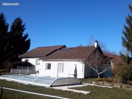 villa demi niveau 4700 m² terrain