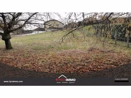 terrain 1 007 m² colombe
