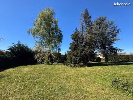terrain 680 m² ruy