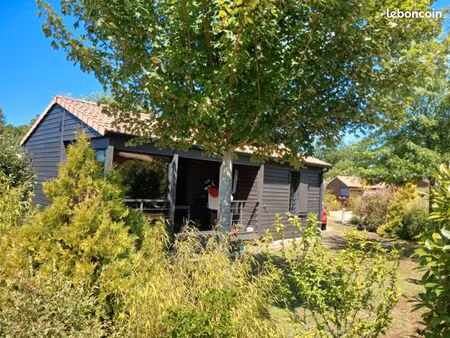 chalet dans parc résidentiel