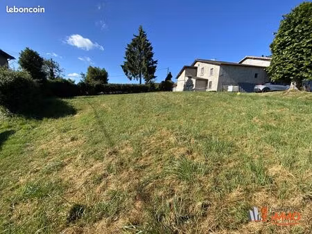terrain 555 m² maubec