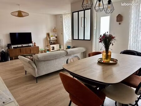maison de ville rénovée avec terrasse et jardin