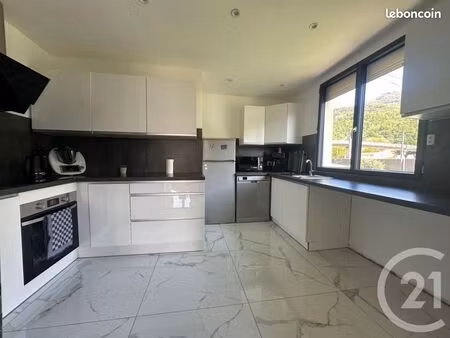 appartement 4 pièces 81 m²