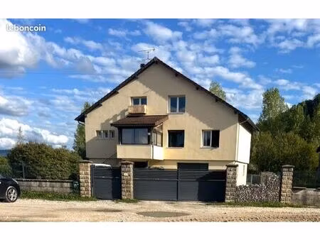 maison  indépendante avec possibilité de hangar