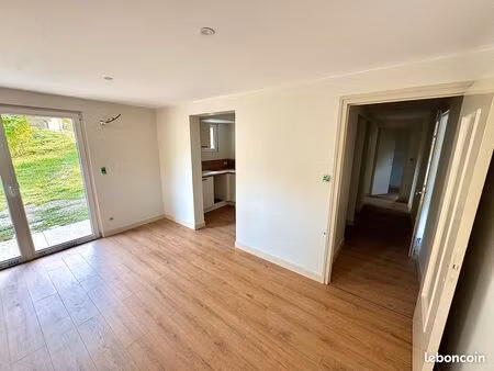 t3 rez-de-jardin refait à neuf