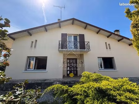 maison 8 pièces 201 m²