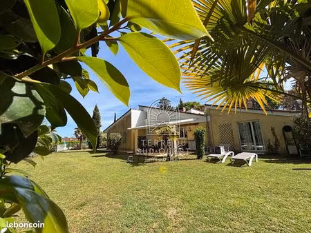 villa 7 pièces 197 m²