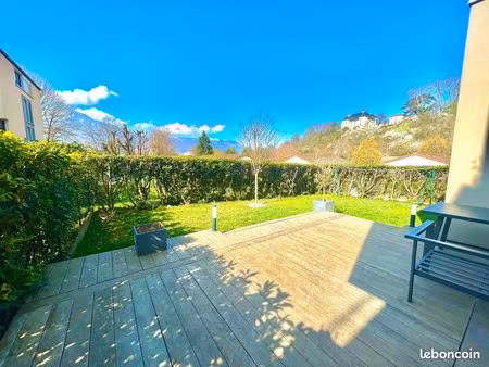 joli appartement  jardin  terrasse