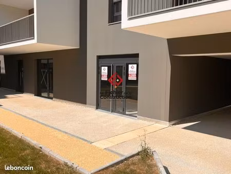 local 49 m² crolles