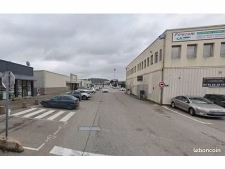 local commercial 208 m²