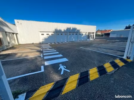 local atelier commercial dépôt 350m2 avec terrain clôturé 1500m2 en zone artisanale ancien